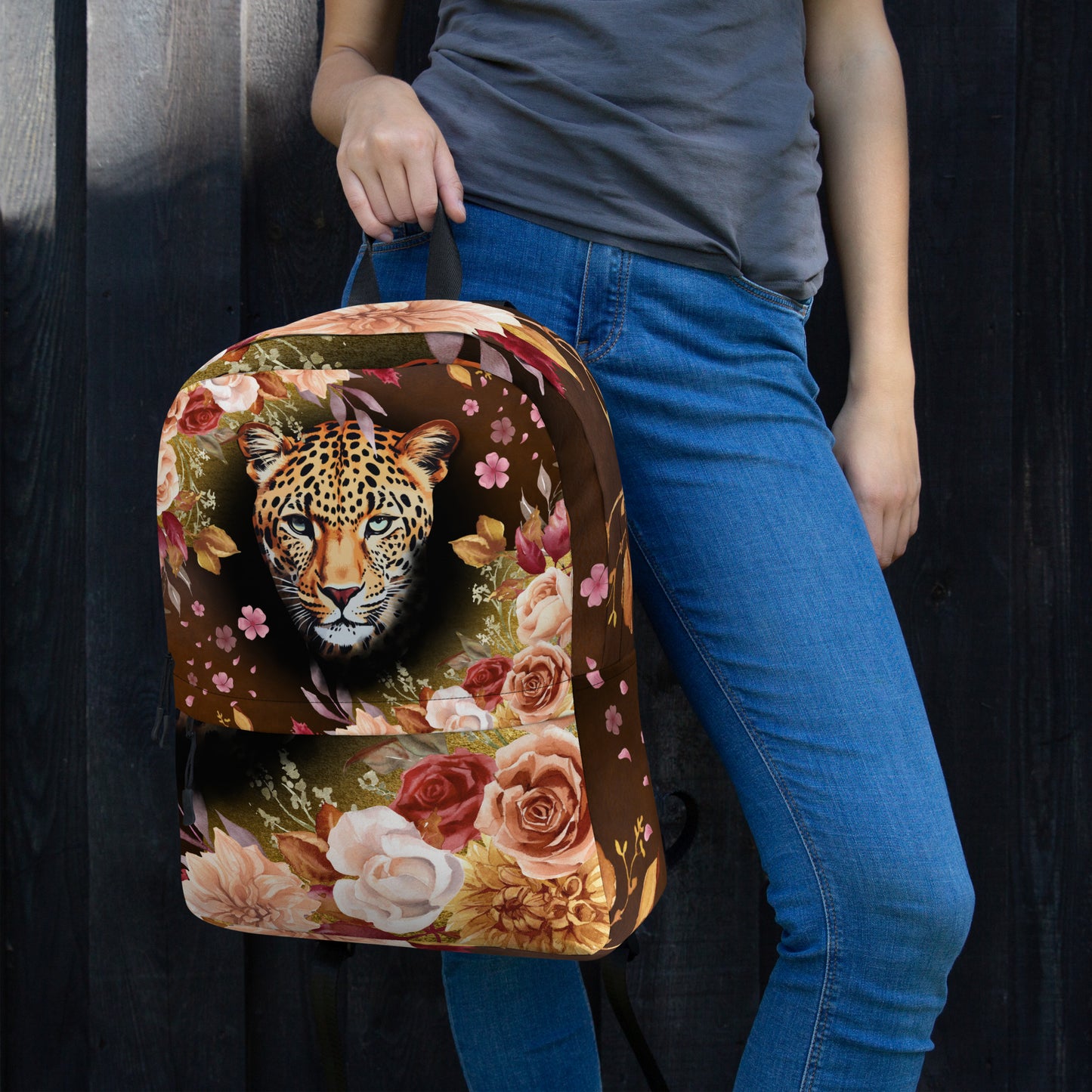 Draagtas: "Wild Bloom – Rugzak met Luipaardkop en Bloemen door Evy's Bloom Art" - Evy's Bloom Art