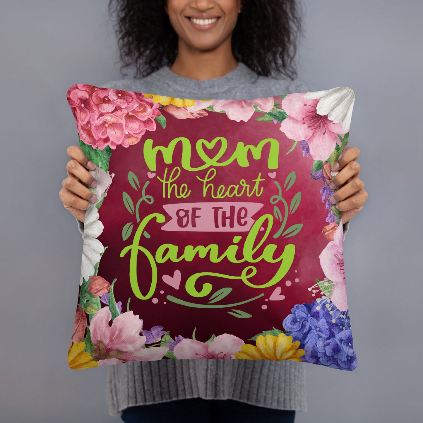 Sierkussens voor haar: "Mom, the Heart of the Family" - Luxe Kussen - Evy's Bloom Art