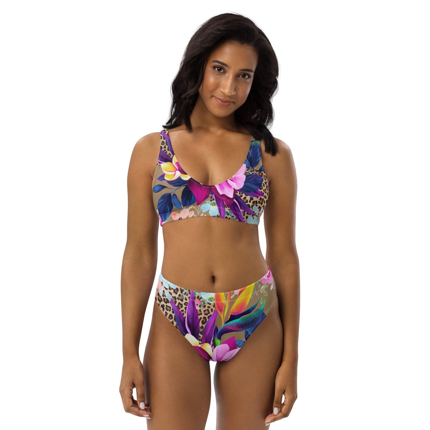 Badmode: "Wild Bloemenpracht Bikini - Elegantie en Stijl door Evy's Bloom Art" - Evy's Bloom Art