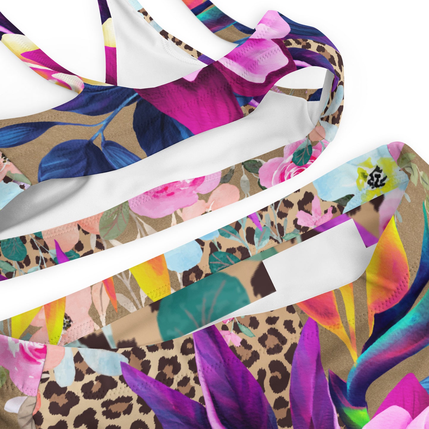 Badmode: "Wild Bloemenpracht Bikini - Elegantie en Stijl door Evy's Bloom Art" - Evy's Bloom Art