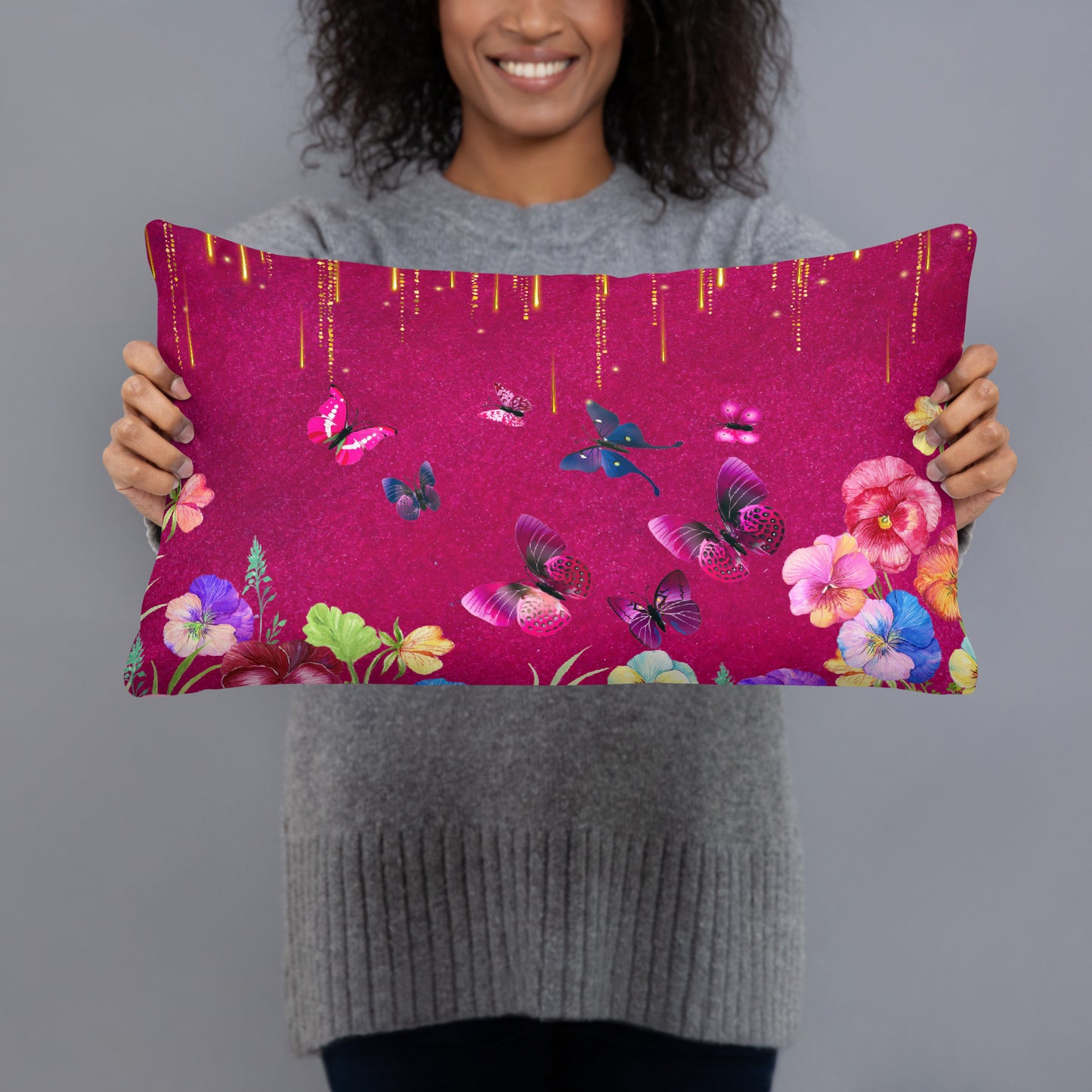 Sierkussens: "Elegantie in Bloei - Luxe Kussens met Vlinders en Gouden Accenten" - Evy's Bloom Art