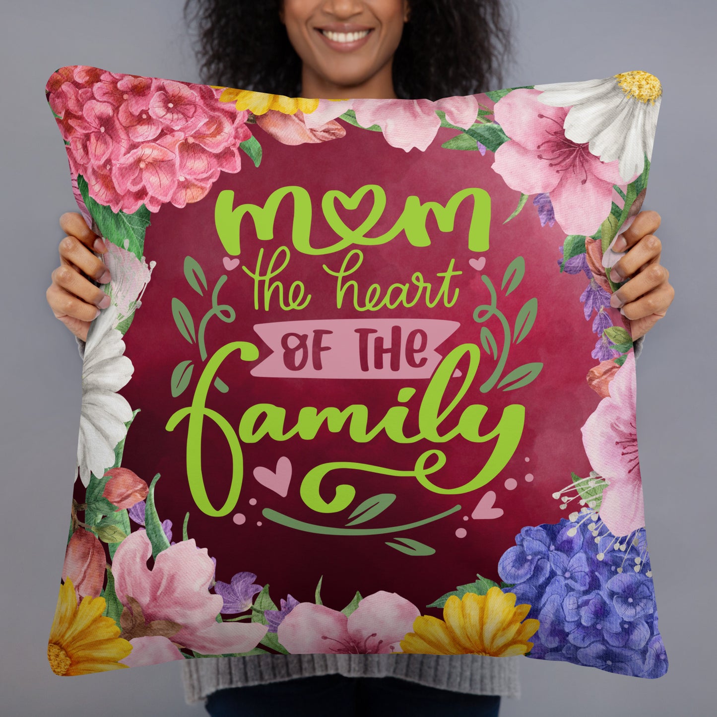 Sierkussens voor haar: "Mom, the Heart of the Family" - Luxe Kussen - Evy's Bloom Art