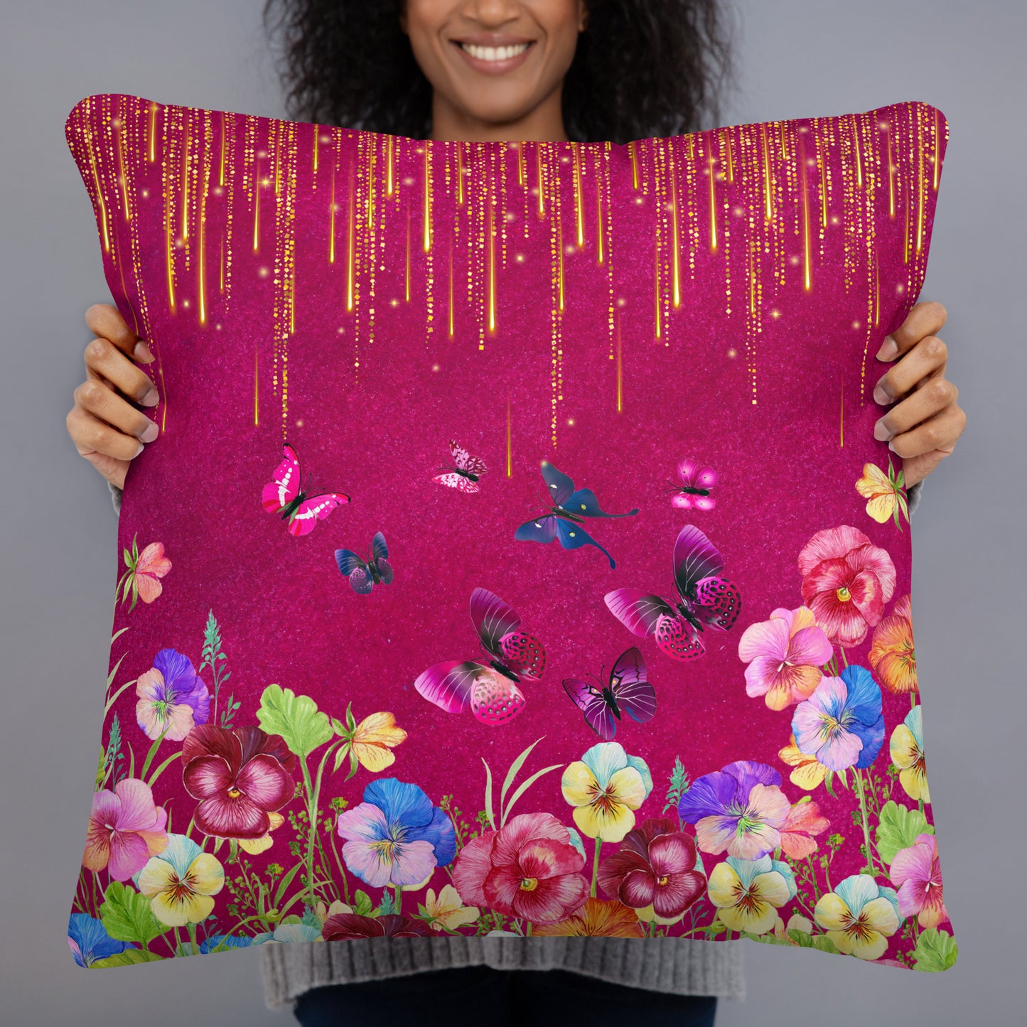Sierkussens: "Elegantie in Bloei - Luxe Kussens met Vlinders en Gouden Accenten" - Evy's Bloom Art