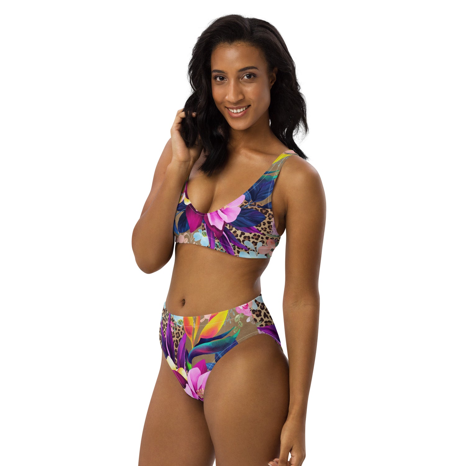 Badmode: "Wild Bloemenpracht Bikini - Elegantie en Stijl door Evy's Bloom Art" - Evy's Bloom Art